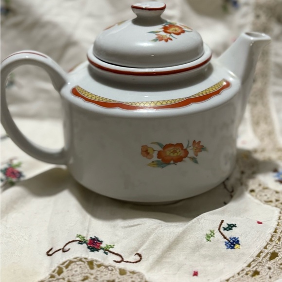 Vintage Floral Teapot with Orange Accents - Picture 8 of 12